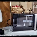 Max Fox Suite