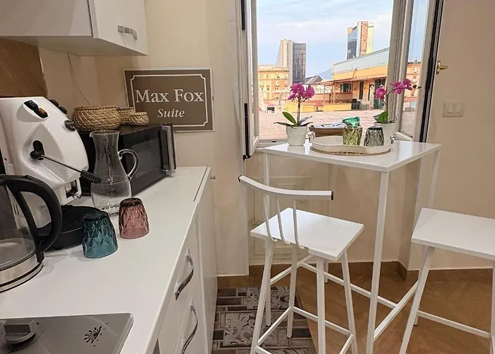 Max Fox Suite
